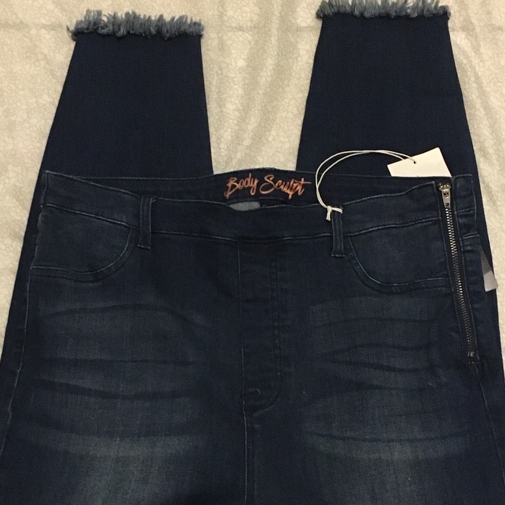 Celebrity pink / Body sculpt Jeans/ Size 15/32